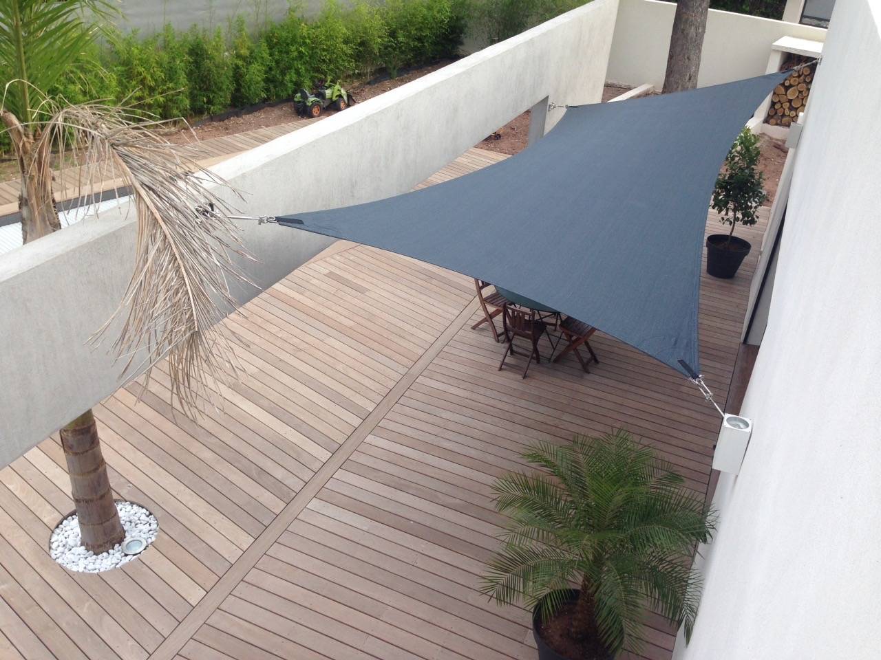 Voile d'ombrage triangle sur Nice dans le 06