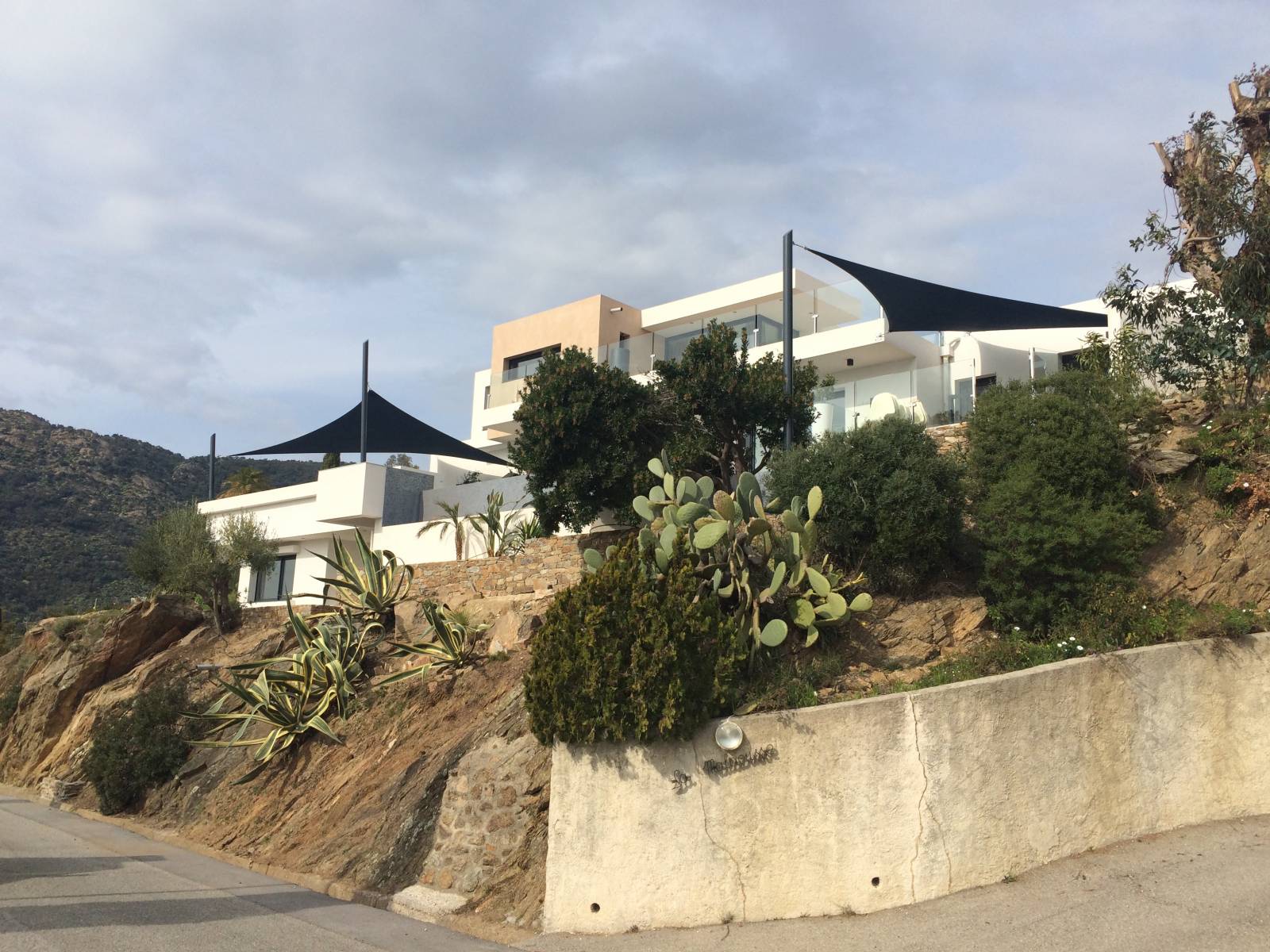 Voile d'ombrage sur mesure a Antibes 