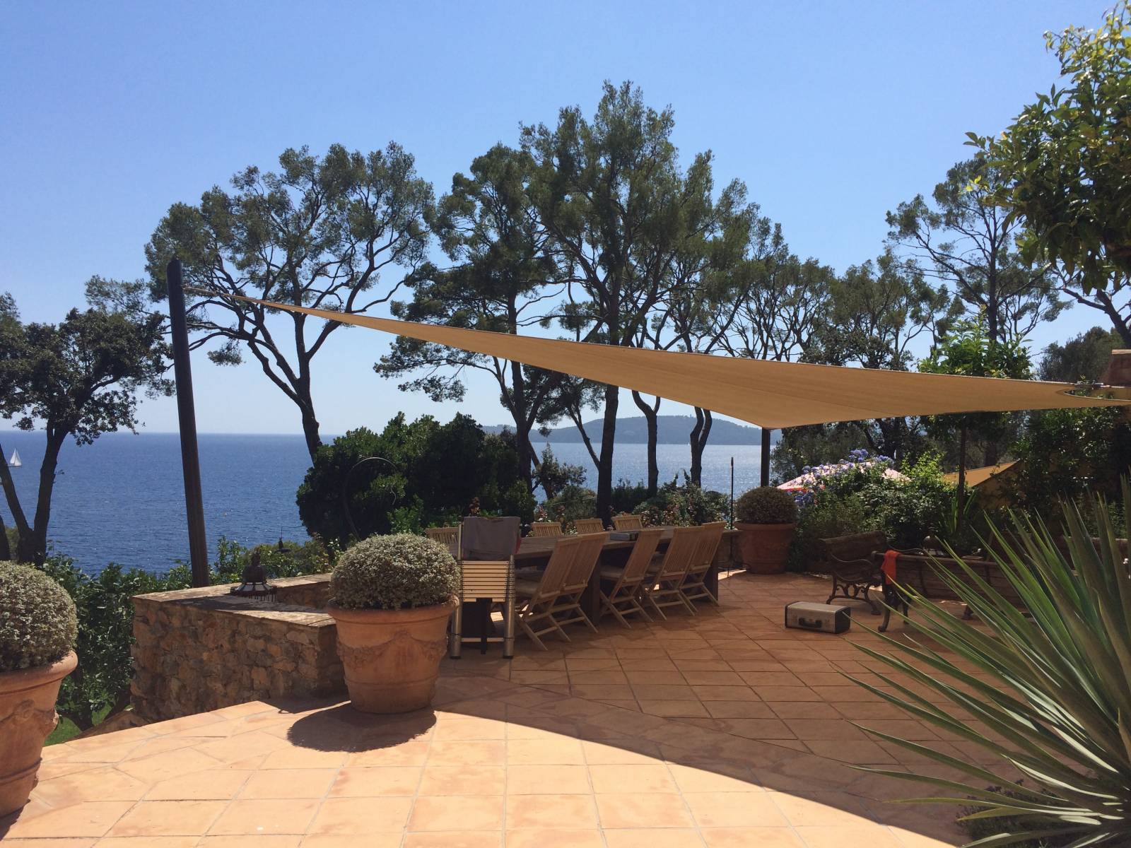 Installation de voile d'ombrage Frejus dans le Var