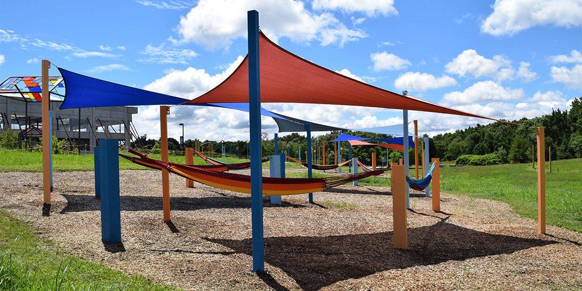 Voile d'ombrage pour espace publique 