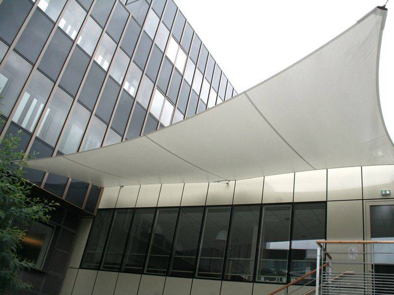 Voile d'ombrage pour professionnel Var 83.