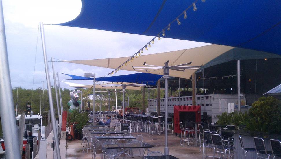 Toile d'ombrage pour lieux publics à Hyères dans la var 83