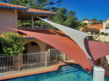 Voile d'ombrage triangle sur mesure Mougins Alpes Maritimes